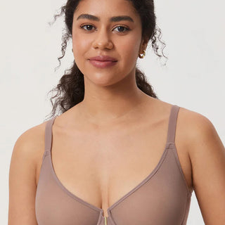 Wired Sheer Front Fastening Posture